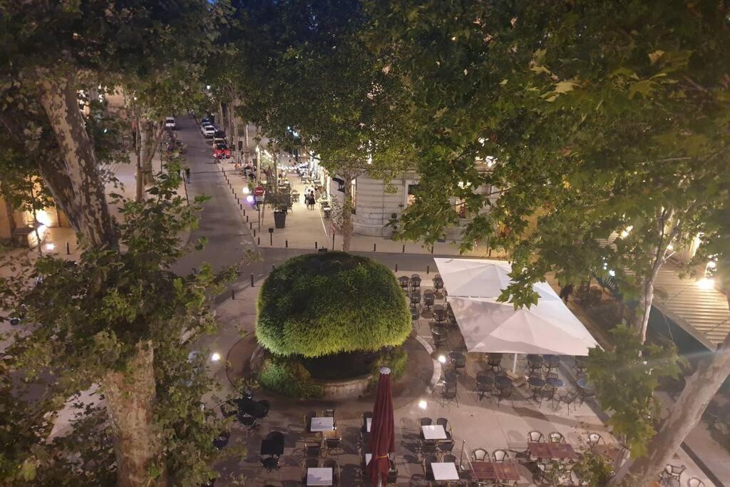 サロン＝ド＝プロヴァンスOpen Sky Industry Hyper Centre Fontaine Moussueアパートメント エクステリア 写真